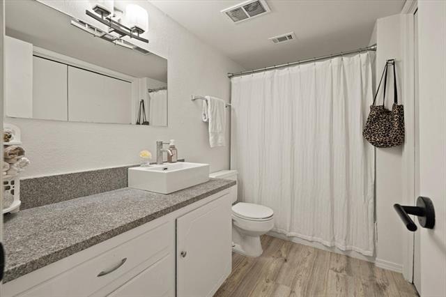 Building Photo - 4100 Ridglea Country Club Dr