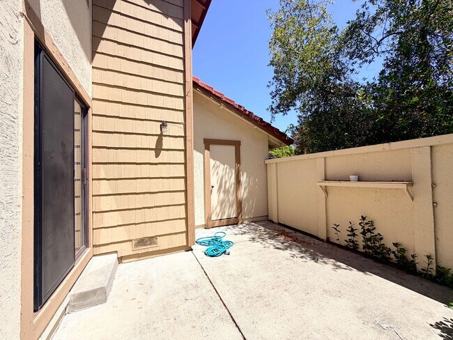 Building Photo - 468 Park Pl Dr