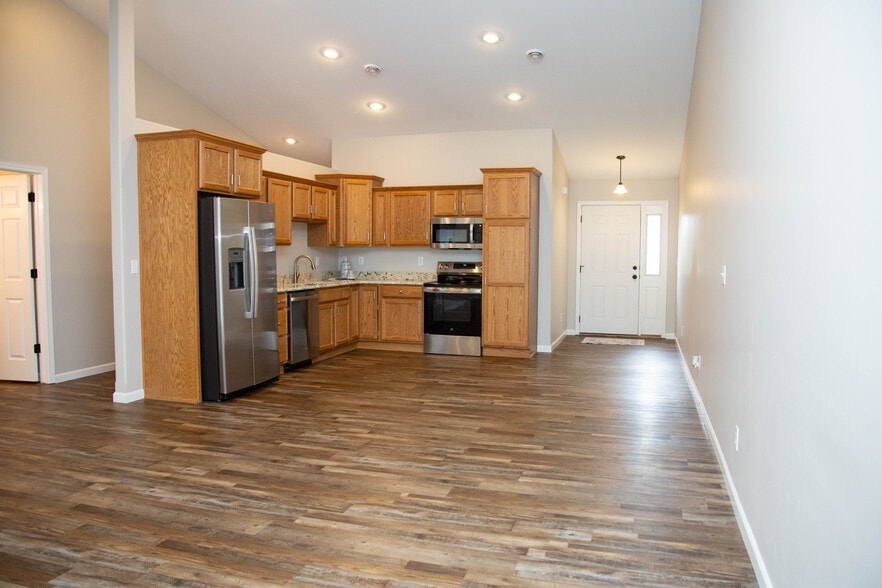Building Photo - 2270 Fawn View Dr