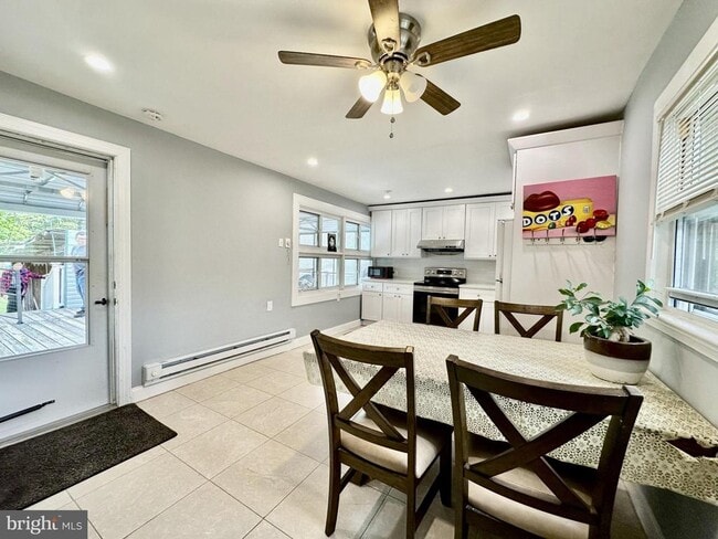 Building Photo - 633 Durham Rd