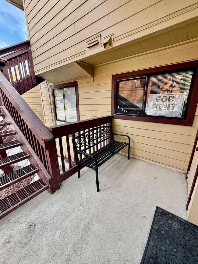 Building Photo - Fully Furnished 2BD/2BA Mountain Townhome | Cozy Pellet Stove | Parking Included