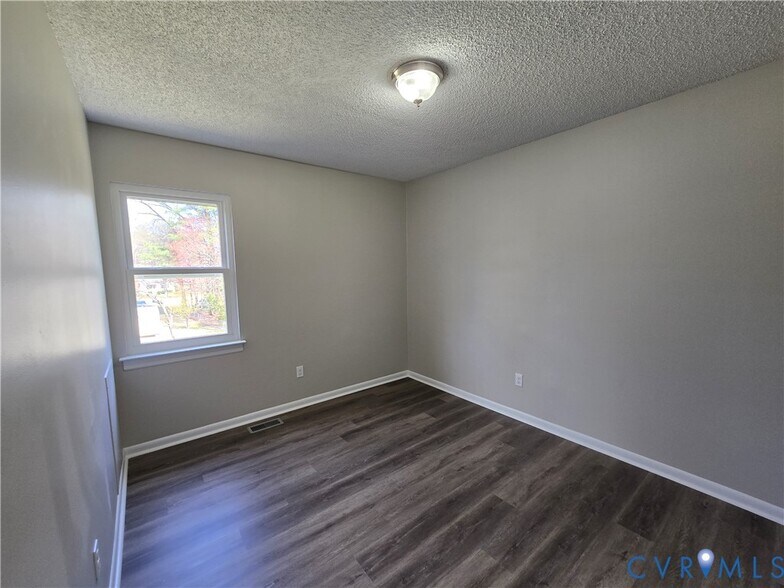 Building Photo - 10200 Stroud Ln