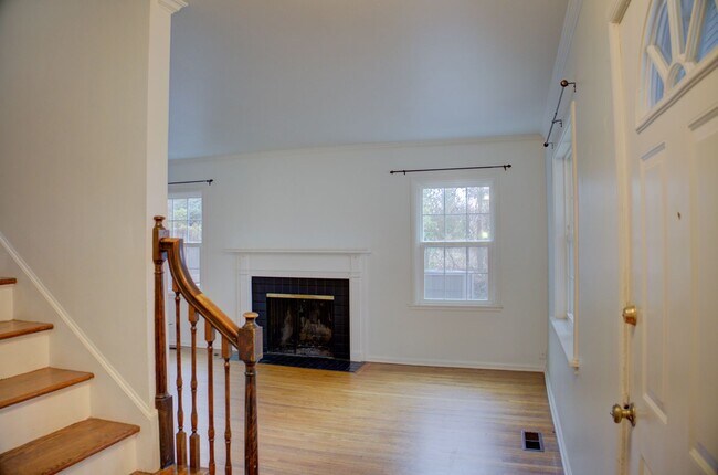 Building Photo - 3-bedroom, 2.5-bath home with mostly hardwood floors