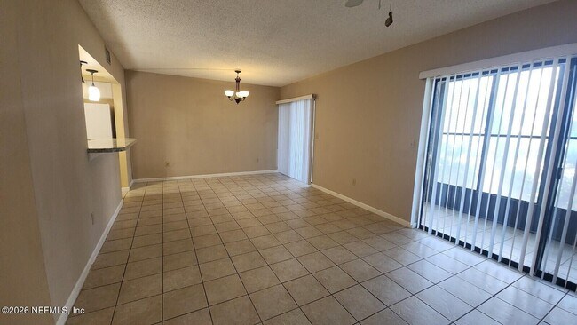 Building Photo - 27 Veronese Ct