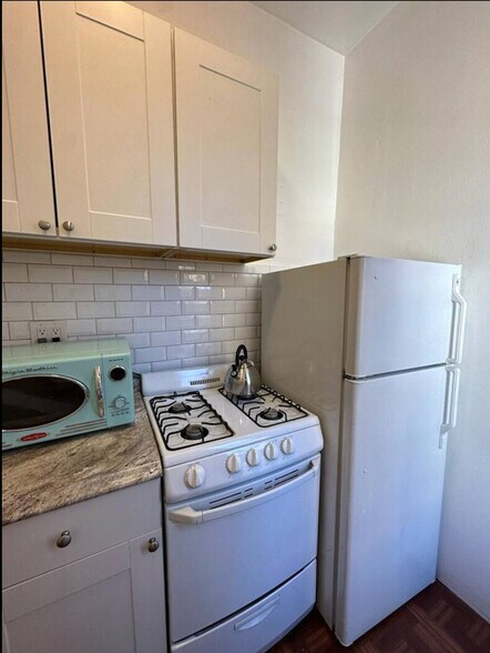 Building Photo - 1492 1st Ave