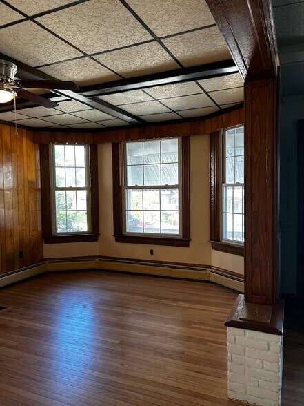 Building Photo - 308 North Blakely Street