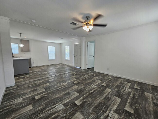 Building Photo - 6661 Hidden Oaks Dr