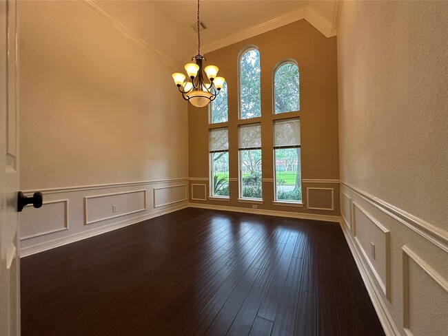 Building Photo - 3206 Oakland Dr