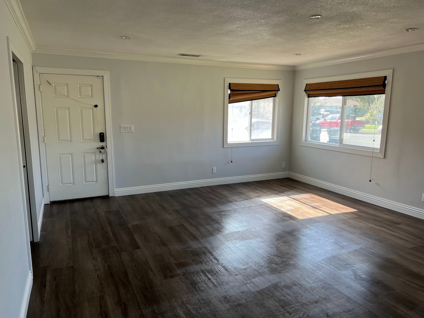 Building Photo - 2526 E Balsam Ave