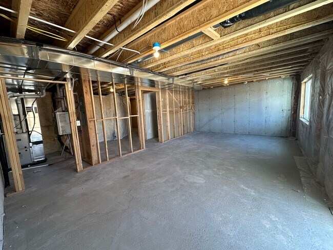 Building Photo - 5280 Acacia Dr