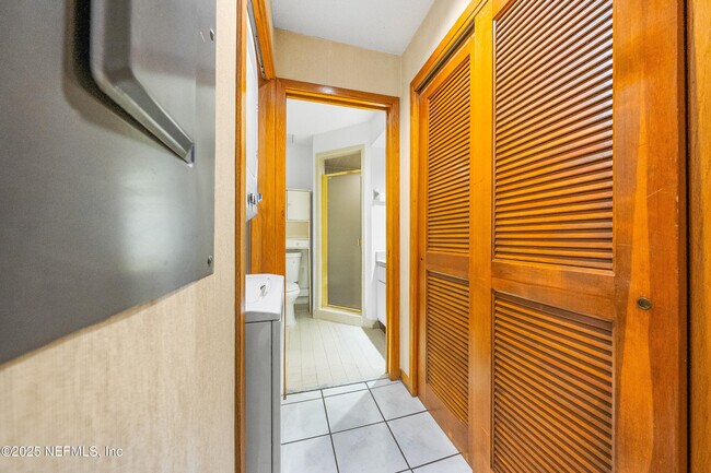 Building Photo - 2930 Ravines Rd