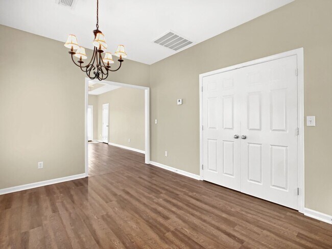 Building Photo - 9750 Moonlight Dr