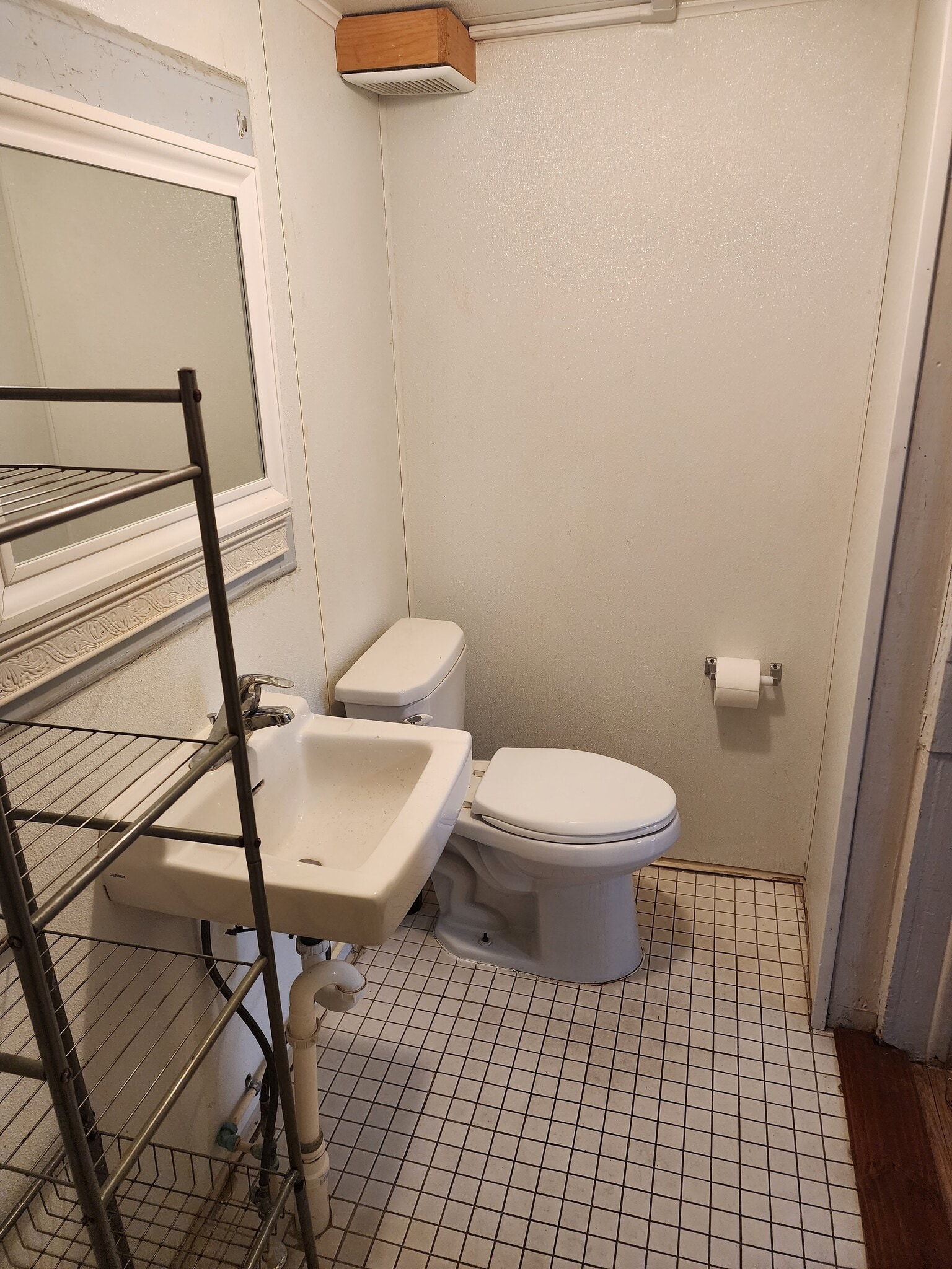 First Floor Bathroom - 232 N Shippen St