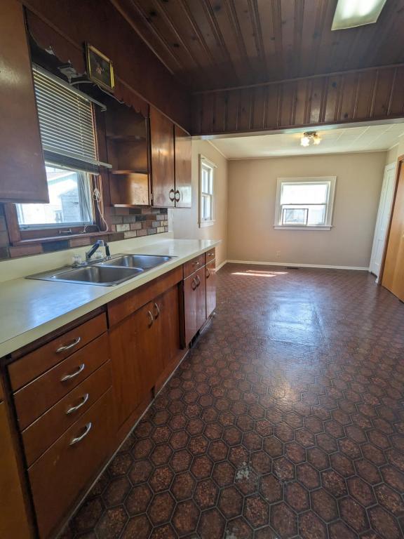 Building Photo - 1112 S Waugh St