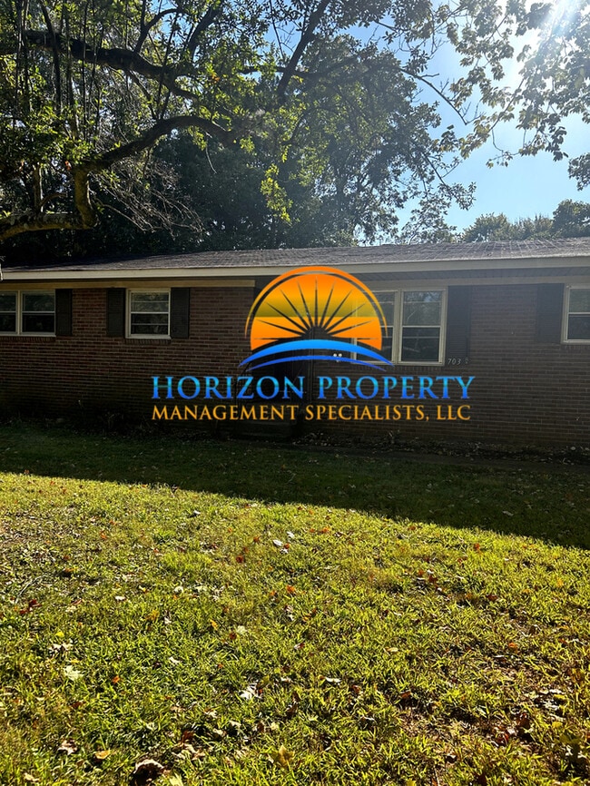 Primary Photo - 703 Lantana Way NW