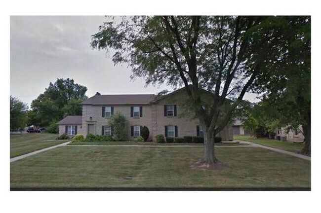 Primary Photo - SPACIOUS 2 BD/1.5 BTH UNIT WITH 2 CAR GARAGE
