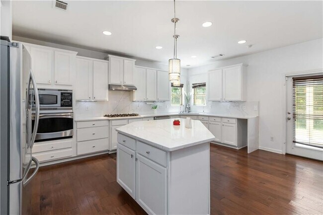 Building Photo - 6940 Rocking Horse Ln