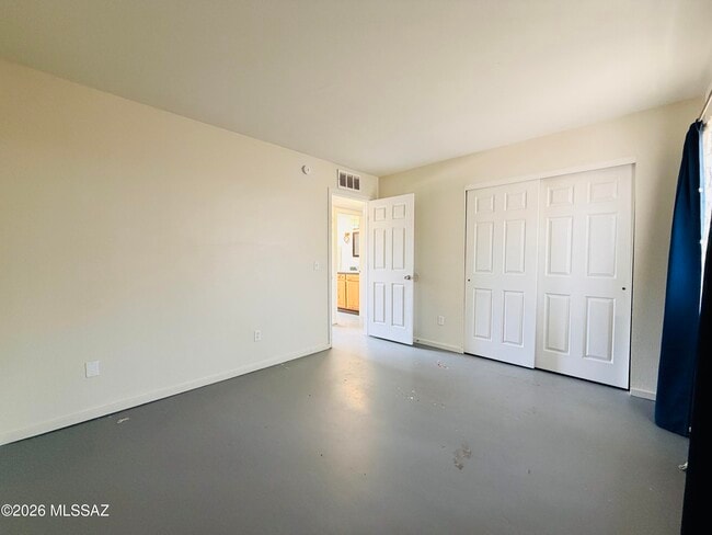 Building Photo - 1028 E Hedrick Dr