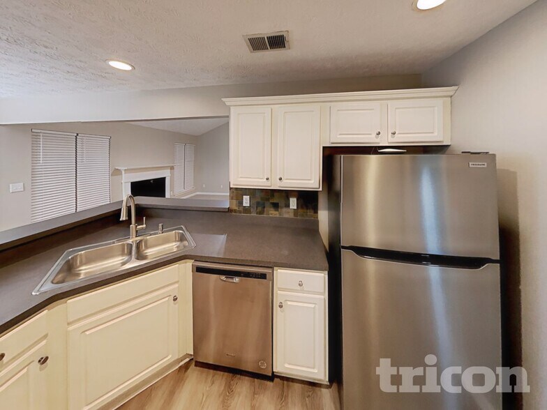Building Photo - 94 Oakview Dr