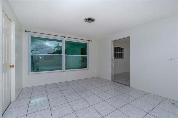 Building Photo - 1600 Cardinal Ln
