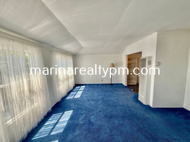 Building Photo - 1716 Marin St