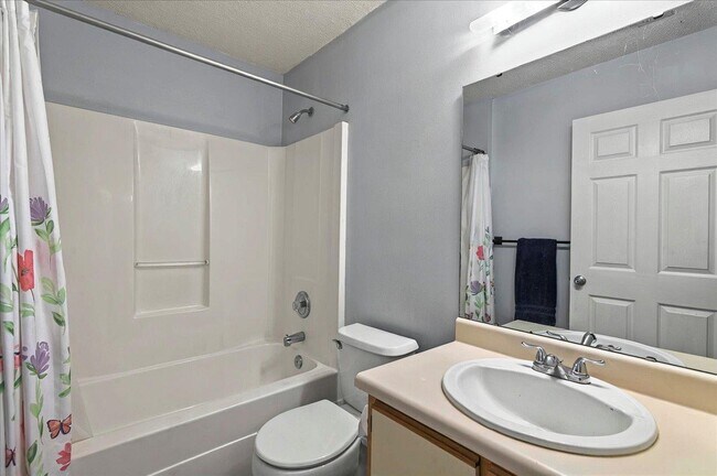 Building Photo - 3001 Oak Park Ct