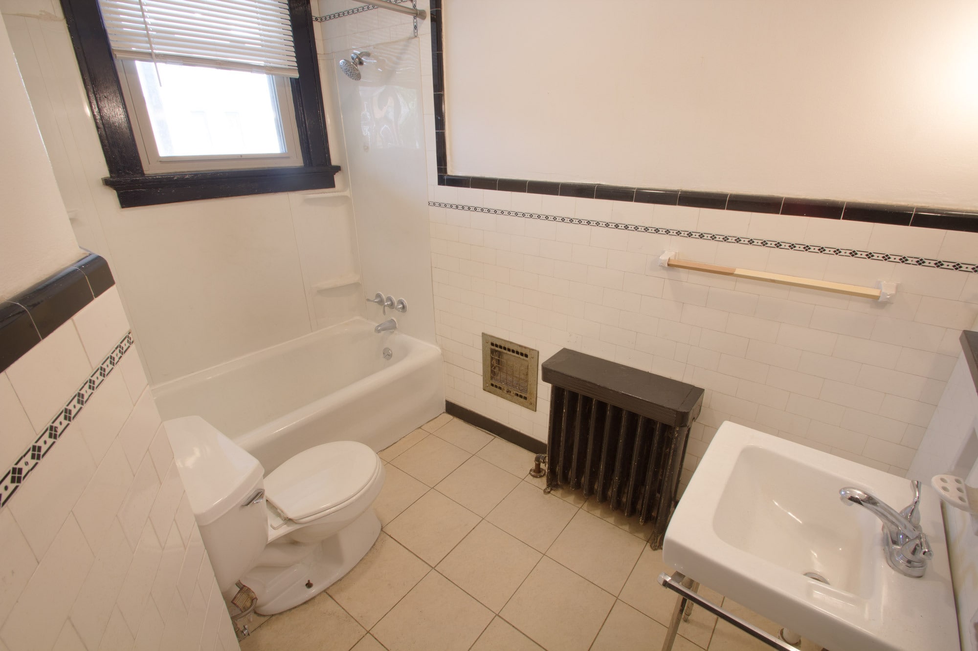 Building Photo - 303 S Trenton Ave