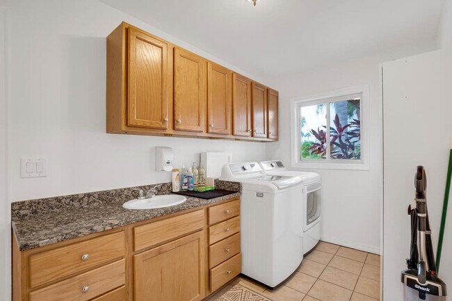 Building Photo - 58 Comanche Ct