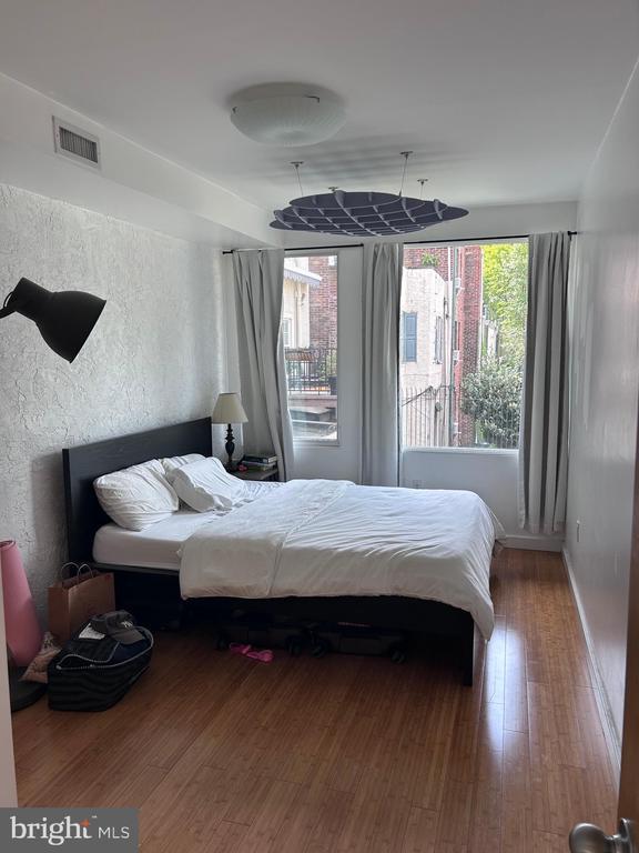 Building Photo - 1112 Locust St