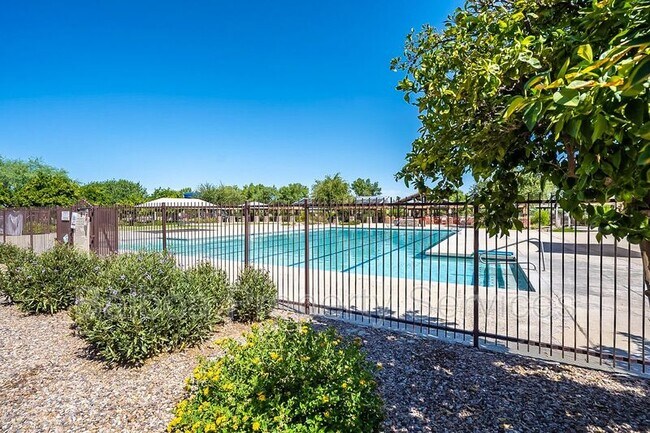 Building Photo - 4203 E Los Altos Rd