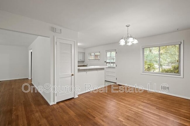 Building Photo - 5070 Crowe Dr SE