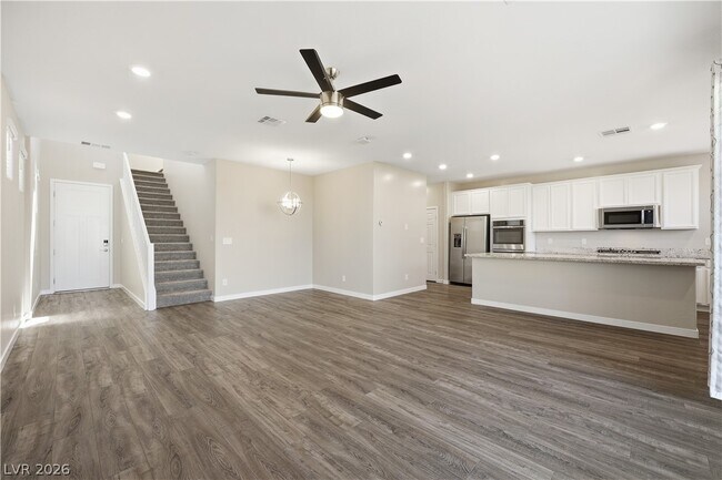 Building Photo - 748 Rogue Wave St