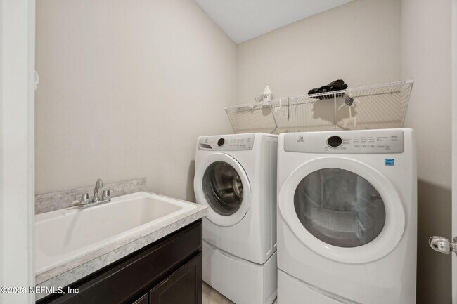 Building Photo - 5598 Kellar Cir