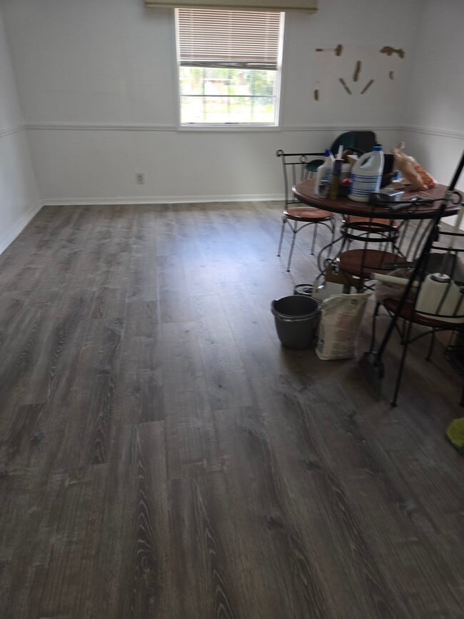 Primary Photo - 19106 Sunlake Blvd