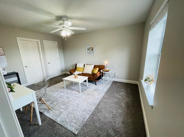 Building Photo - 900 Dean Lee Dr