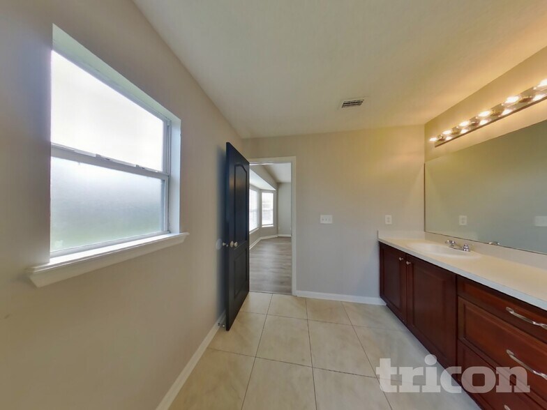 Building Photo - 86531 Cartesian Pointe Dr