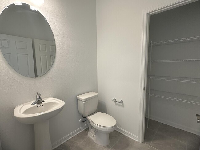 Building Photo - 1833 Cockpit Ln