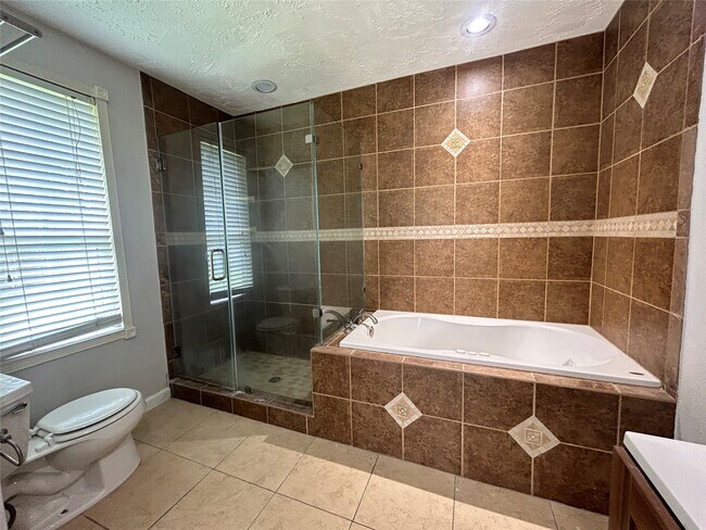 Building Photo - 15719 Red Springs Dr