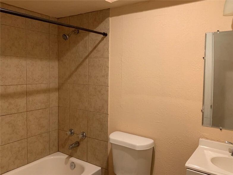 Building Photo - 4631 Timberwood Dr