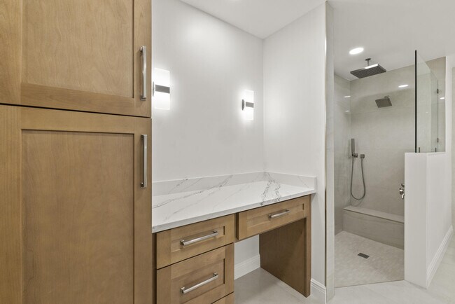 Building Photo - 187 Harbourside Cir