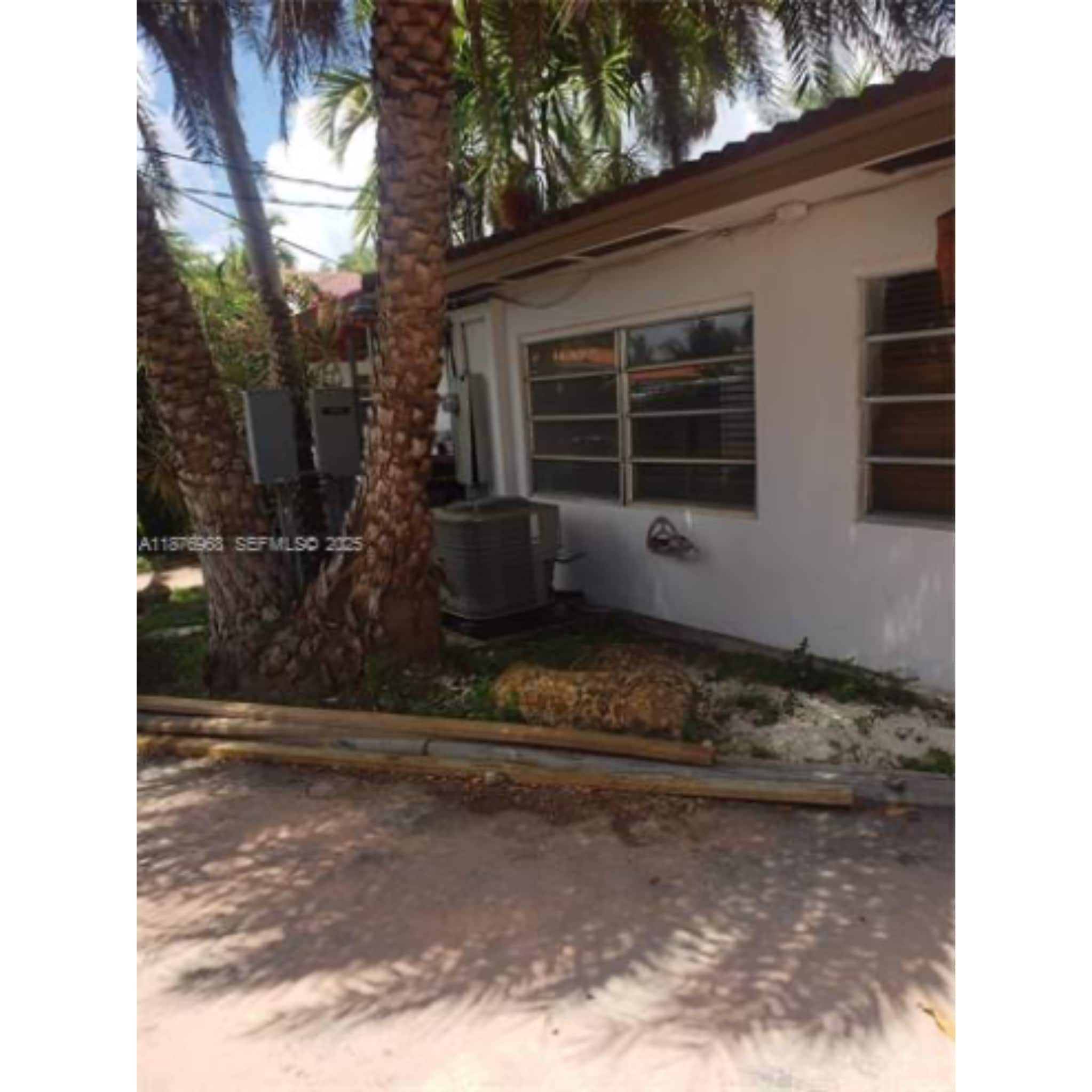 Building Photo - 1997 SW 17th Ct