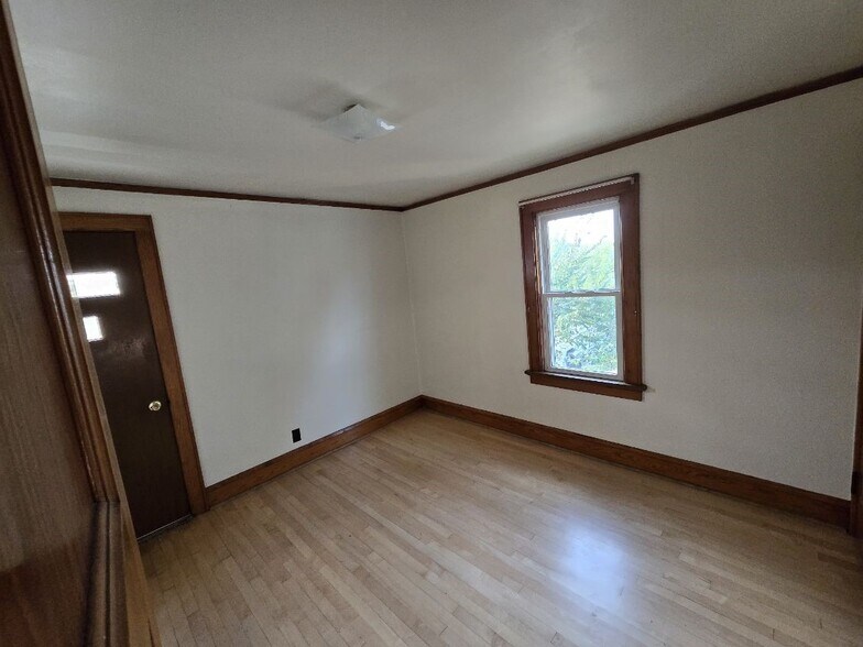 2nd Bedroom - 618 S Main St