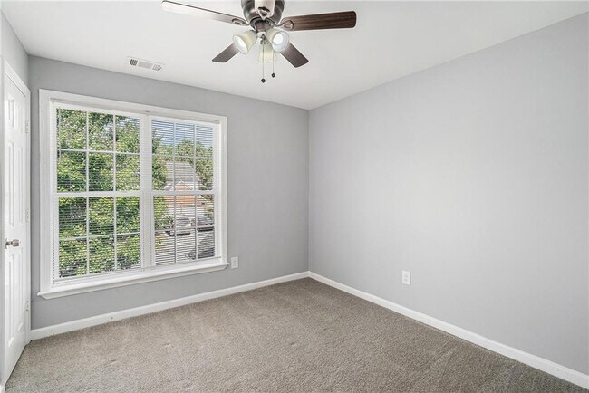 Building Photo - 3289 Saville St SW