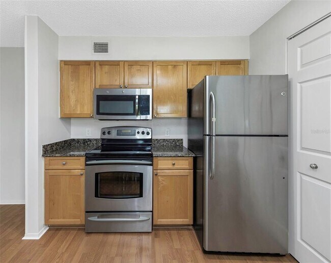 Building Photo - 2400 Feather Sound Dr