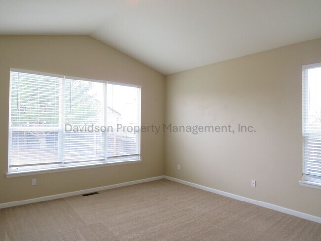 Building Photo - 7641 Autumn Knoll Dr