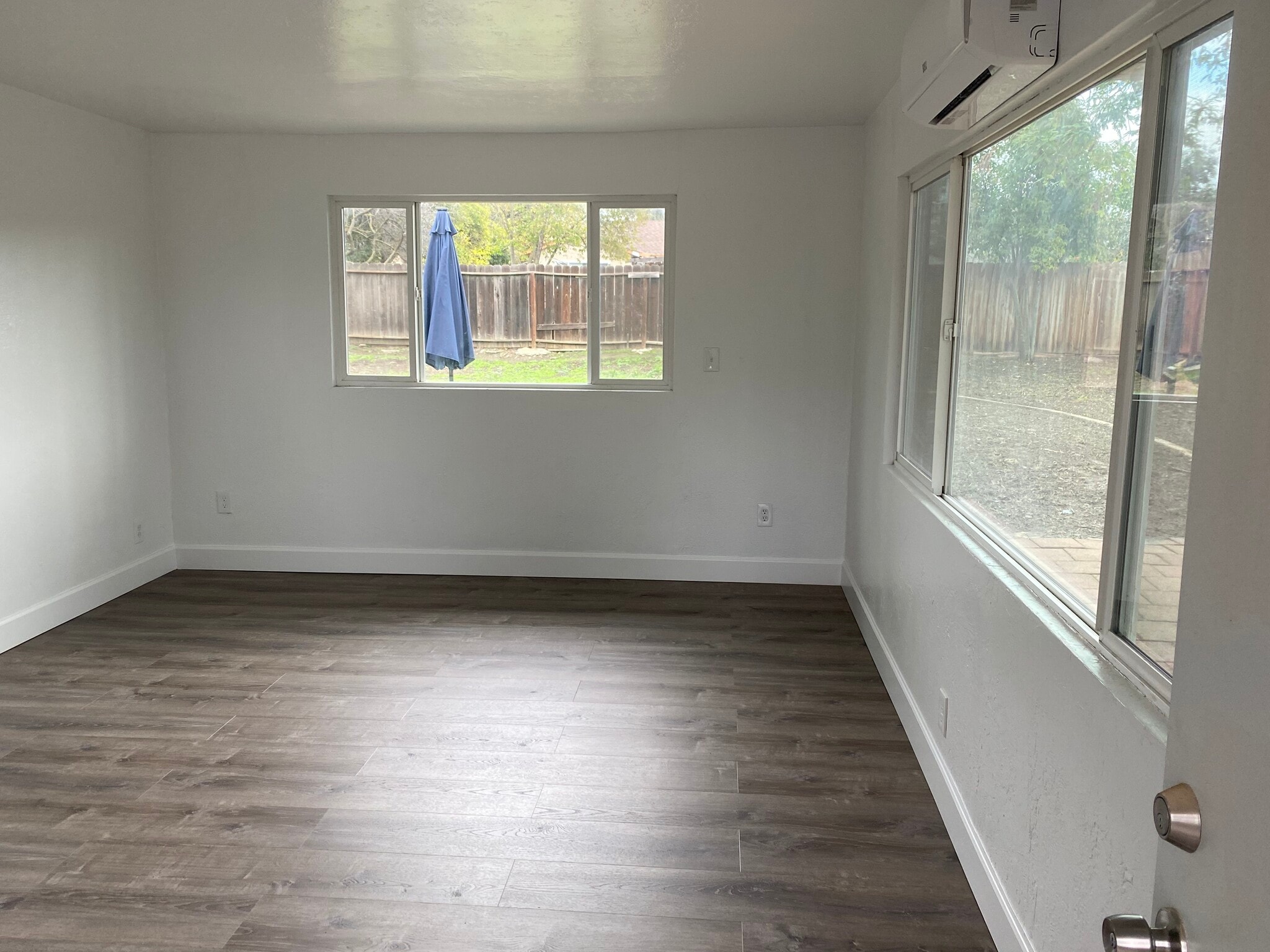Family room - 1842 Lynwood Dr