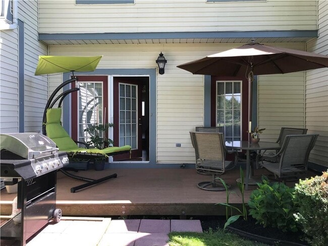 Building Photo - Condo in Bethlehem Township