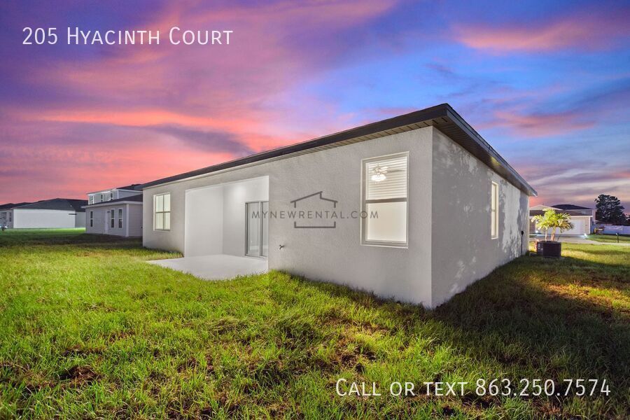 Building Photo - 205 Hyacinth Ct