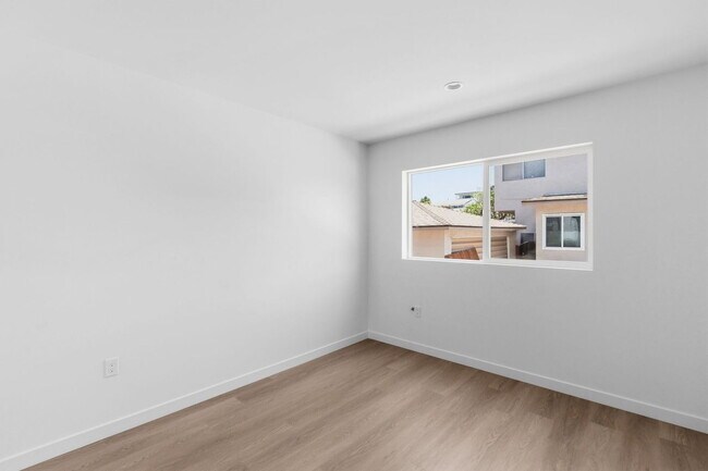 Building Photo - 6644 Valjean Ct