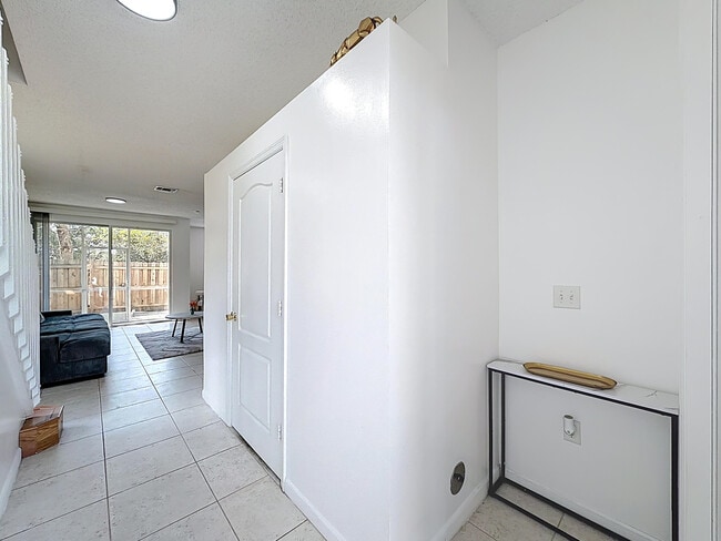 Building Photo - 4702 NW 59th Manor